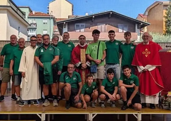 Domenica 20/09 si è tenuta, presso la chiesa di San Giuseppe la festa degli Oratori di Bresso, organizzata dalla Comunità Pastorale Madonna del Pilastrello. Il nostro oratorio, assieme all’oratorio San Giuseppe e Oratorio San Carlo, sono i 3 oratori delle comunità coinvolti!

Pensiamo sia stato un modo simpatico per conoscerci, per condividere un momento di “decollo” della stagione in cui “darci una mano” non sia solo metaforico, e per chiedere anche forza e protezione a Chi ci guarda dall’Alto!

#bresso4xsempre 
#festadeglioratori2026
